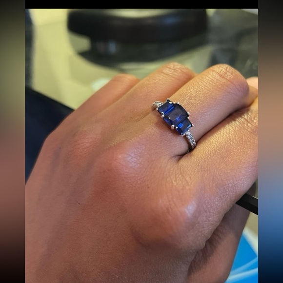 Blue Rectangular Three Stone Sparkling Ring US8 - Picture 12 of 12